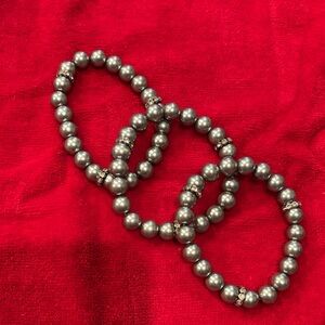 💚 NEW LOWER PRICE 💚~ 
Elegant Silver Beaded Bracelet Set